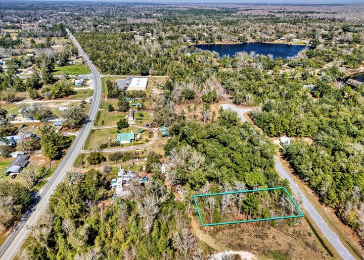 Property Photo:  121 Little River Cir  FL 32465 