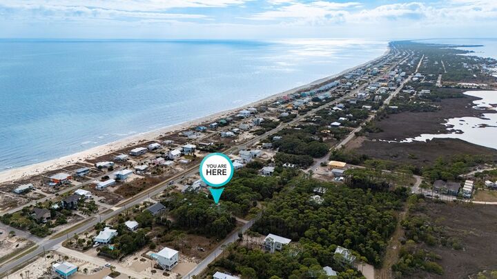 Property Photo: 548 E Pine Ave FL 32328