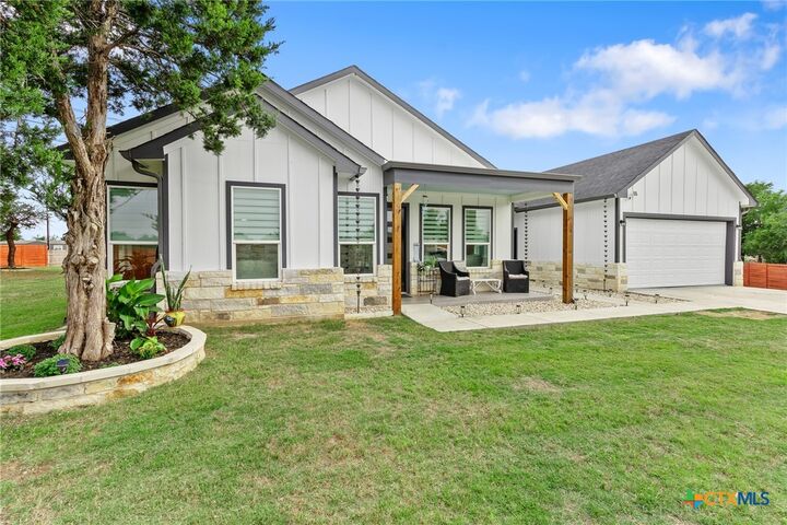 Property Photo: 123 Zacate Street TX 78621