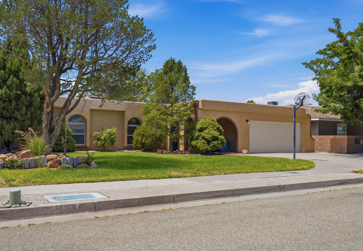 Property Photo:  5413 Imperial Court NE  NM 87111 