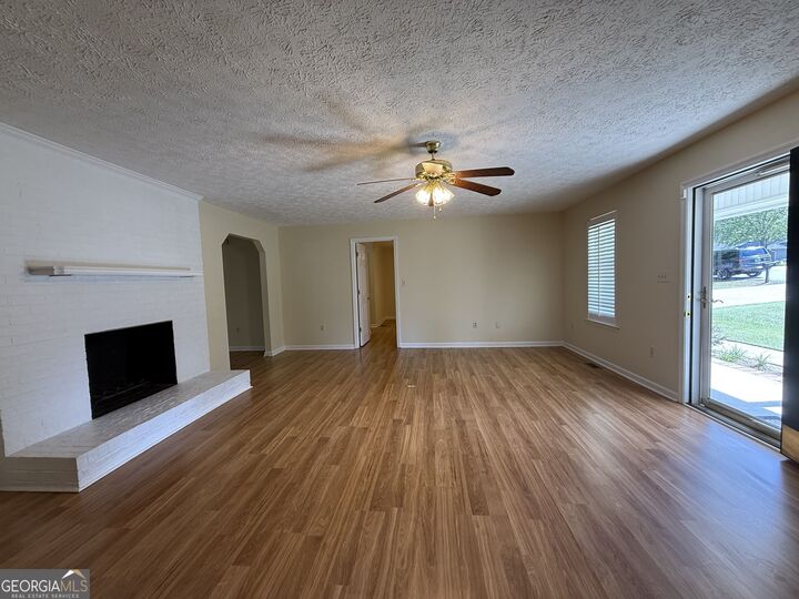 Property Photo:  422 King Lane  GA 30824 