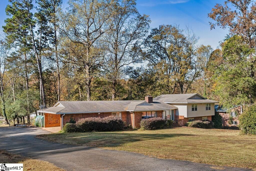 Property Photo: 524 Perrin Drive SC 29307