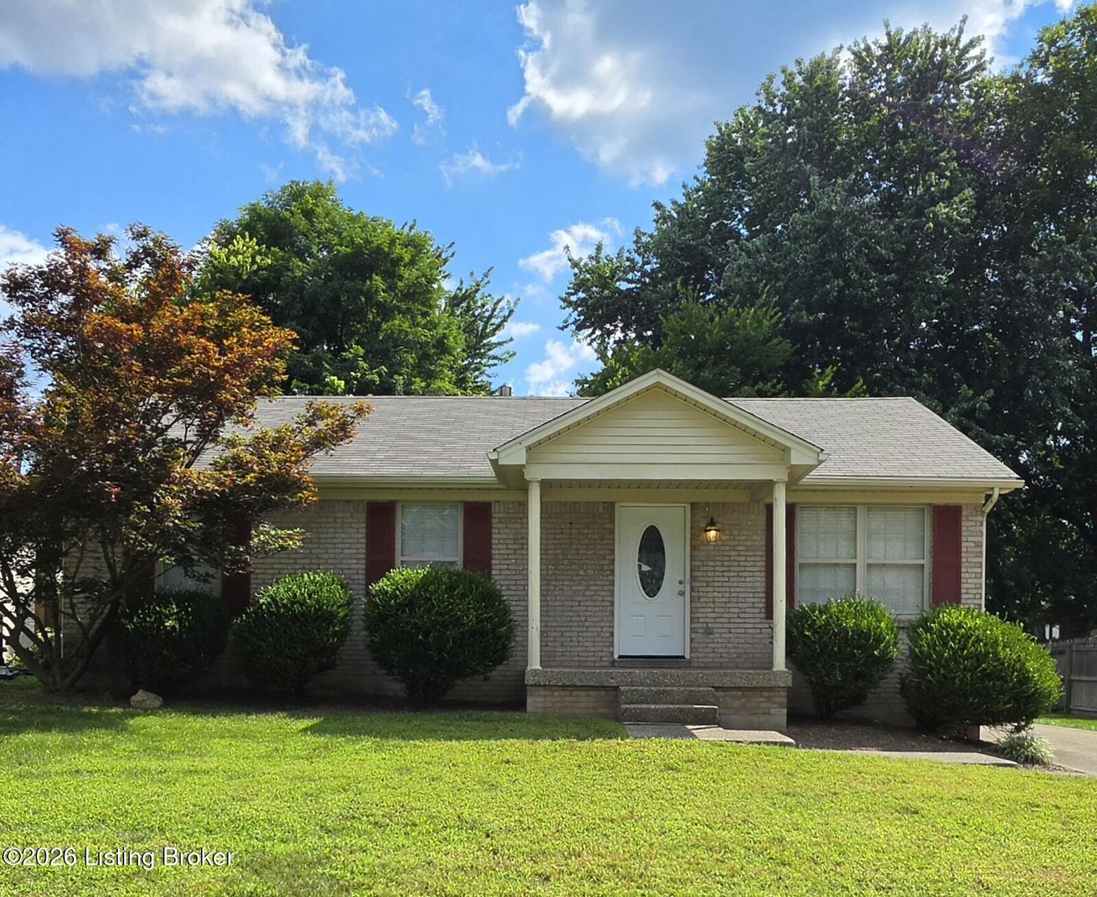 Property Photo:  4606 Braves Ln  KY 40272 