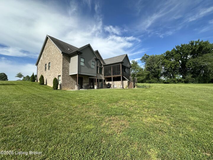 Property Photo: 279 Lansdowne Cres KY 40245