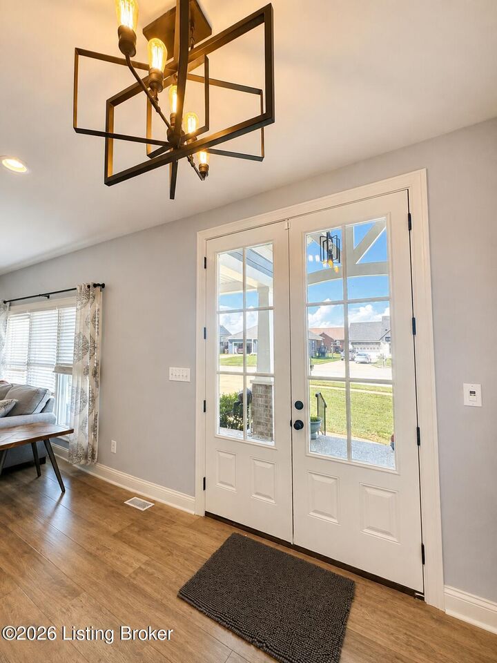 Property Photo: 147 Williamsburg Ct KY 40047