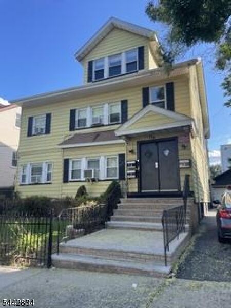 Property Photo: 176 Goldsmith Ave 3 NJ 07112