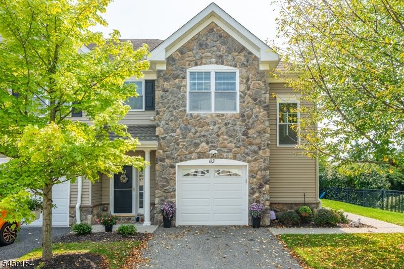 Property Photo:  63 Red Oak Ct  NJ 07420 