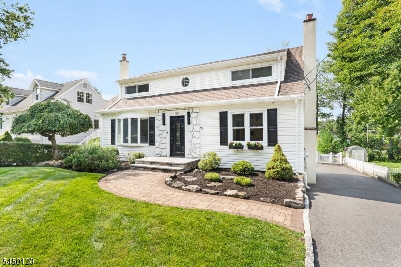 Property Photo:  33 Beverly Rd  NJ 07006 