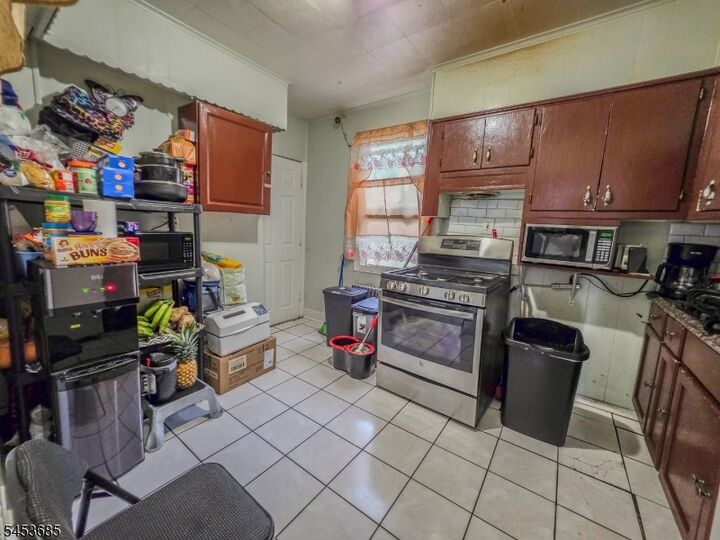 Property Photo:  10 Ball St  NJ 08901 
