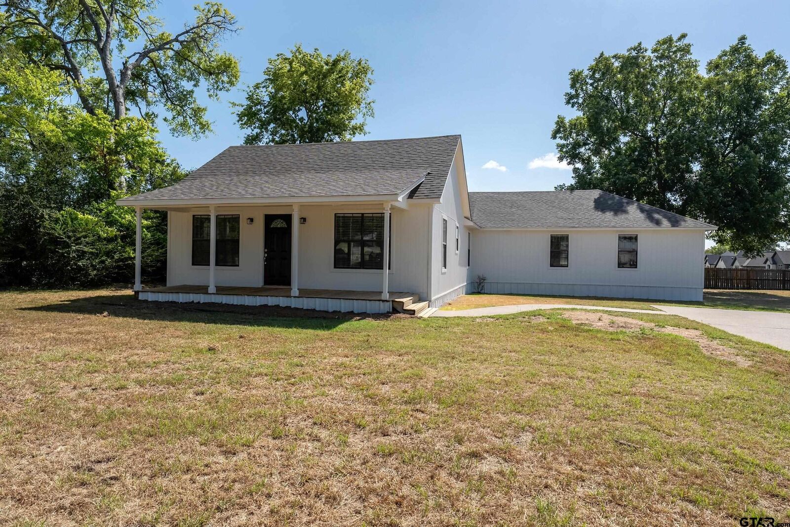 Property Photo:  619 Martin Street  TX 75758 