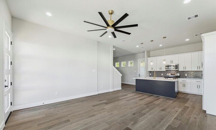 Property Photo: 5821 Mansfield Heights Lane TX 77091