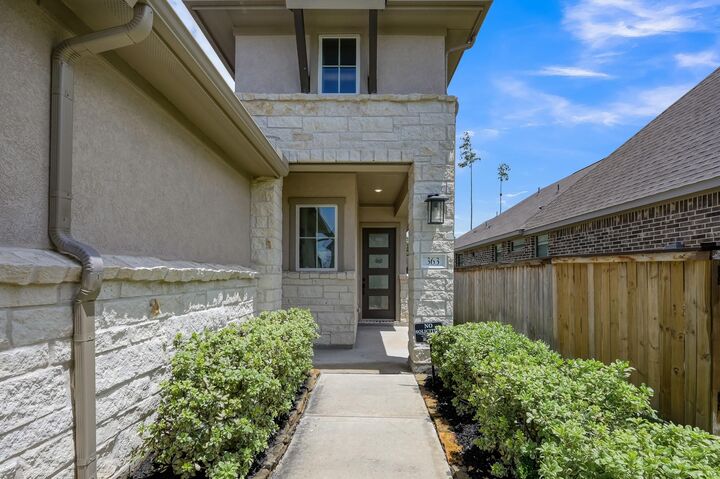 Property Photo: 363 Mallorn Lane TX 77316