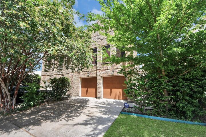 Property Photo:  1810 Nicholson Street  TX 77008 