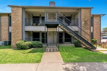 Property Photo: 500 E Loop 820 210 TX 76112