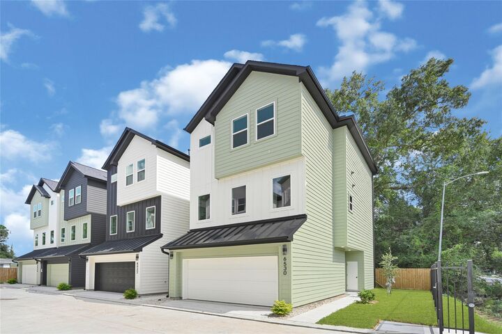 Property Photo: 6538 Goldspier Dr TX 77091