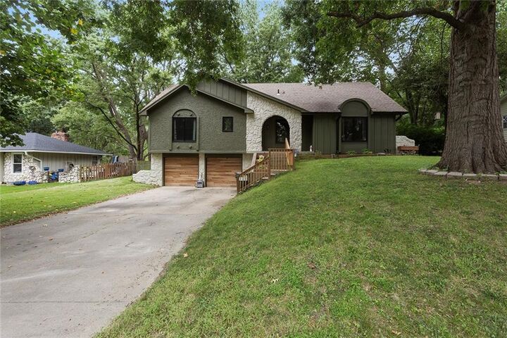 Property Photo:  103 Ralph Drive  KS 66043 