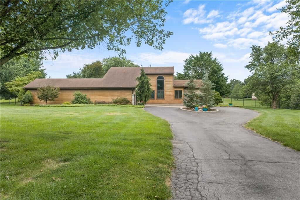 Property Photo: 23911 E Cowherd Road MO 64064