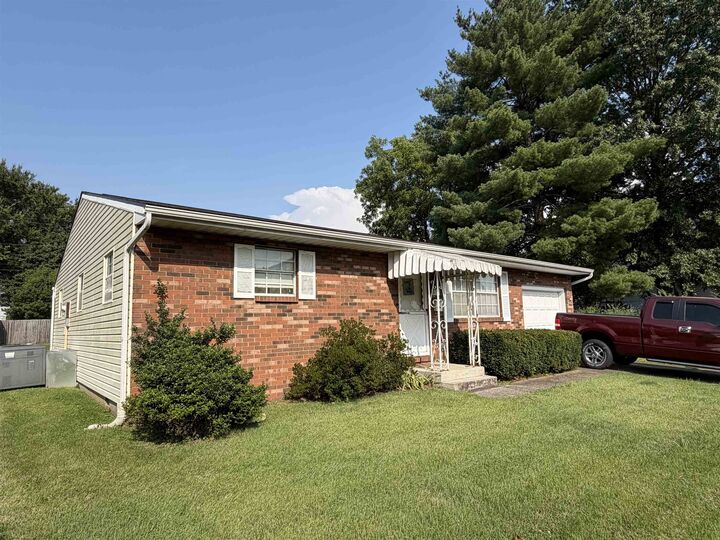 Property Photo:  315 North Fourth St  OH 45638-1773 
