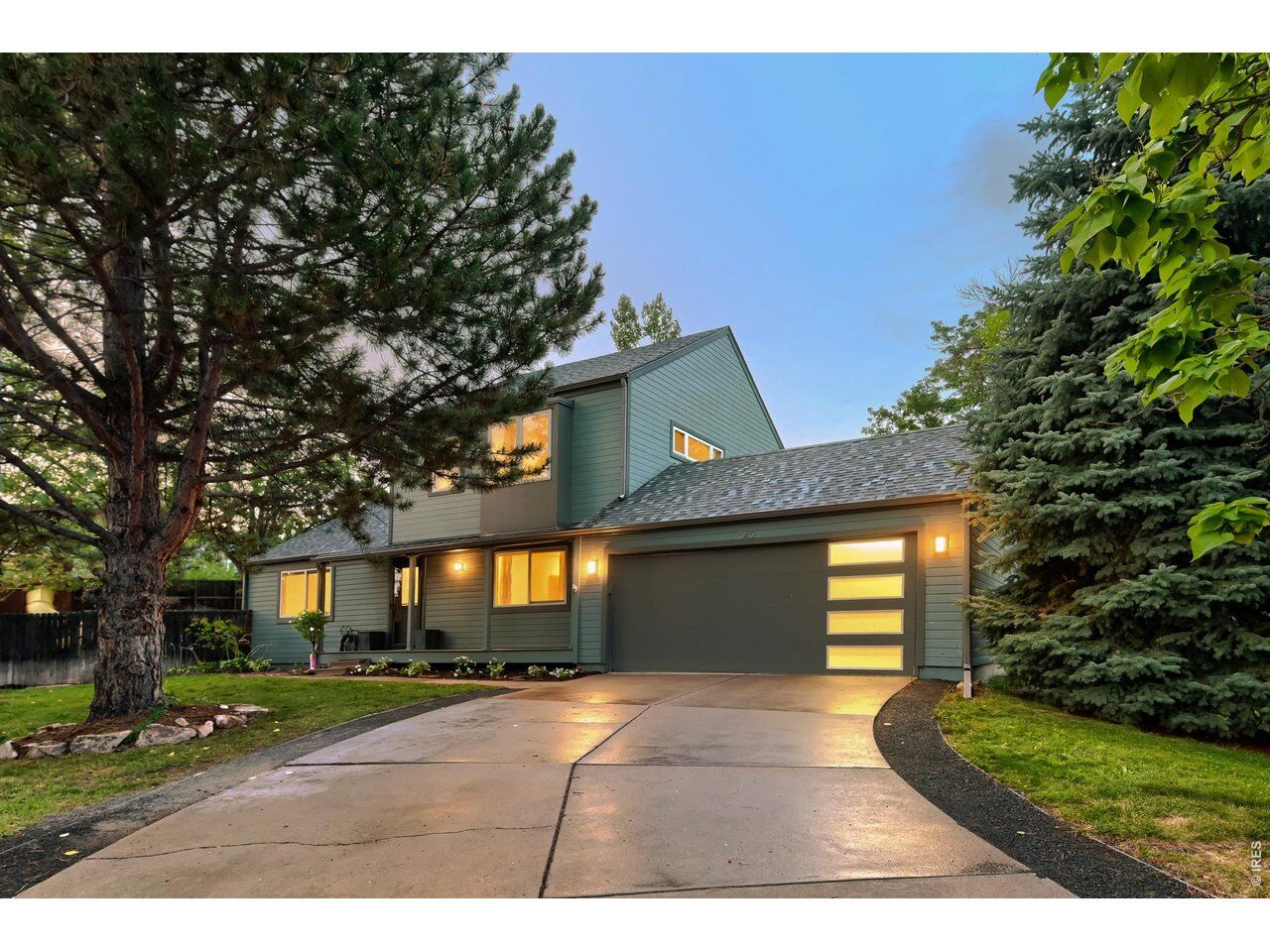 Property Photo:  545 Catalpa Ct  CO 80027 