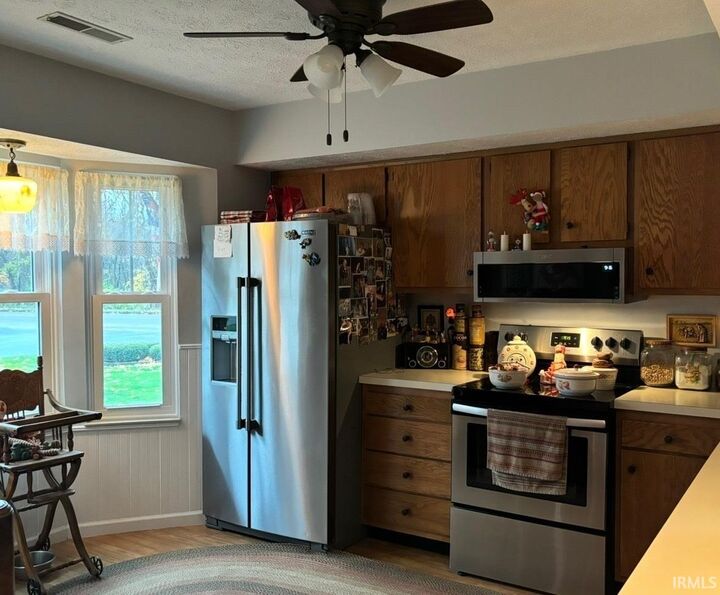 Property Photo:  1501 Pine Ridge Court  IN 46514 