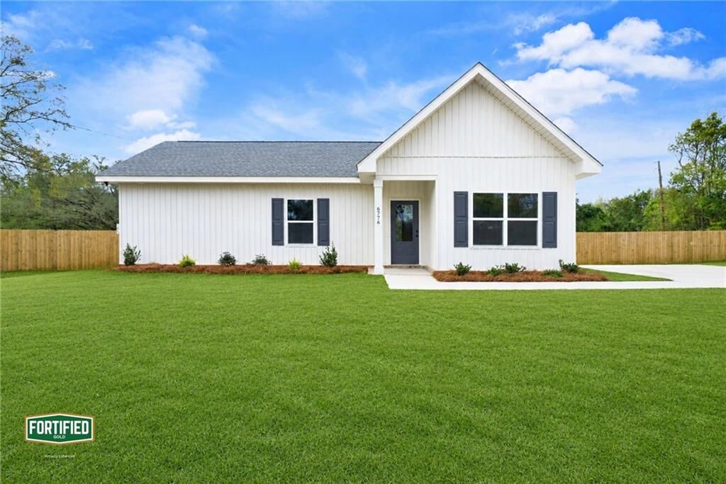 Property Photo: 6776 Barneswood Court AL 36582
