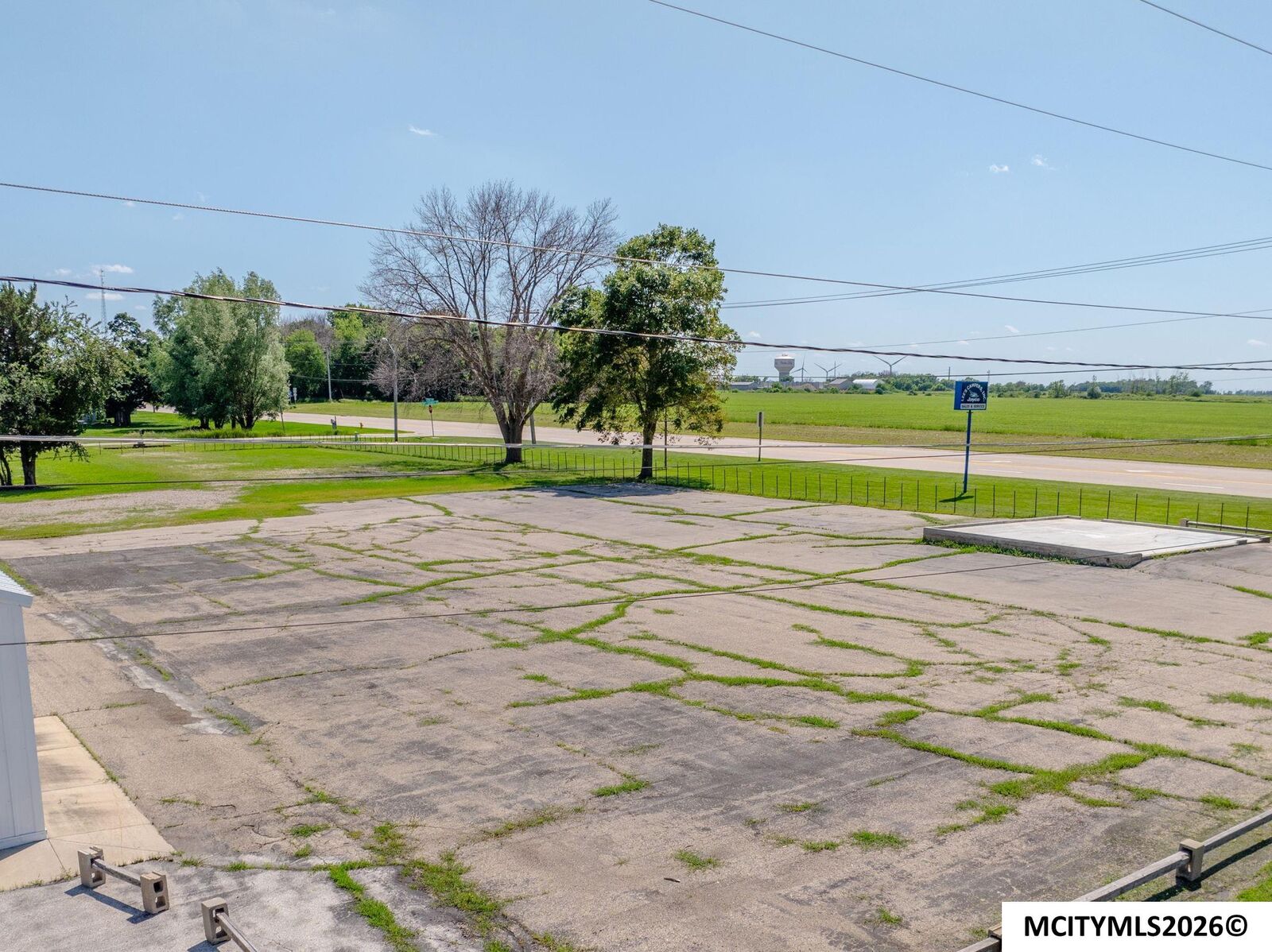 Property Photo: 33rd SE IA 50401