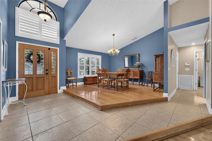 Property Photo:  2317 Eagle Bluff Drive  FL 33596 