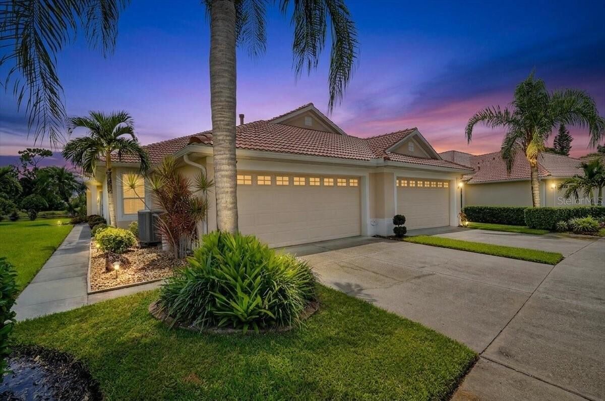 Property Photo: 5037 Whispering Oaks Drive FL 34287