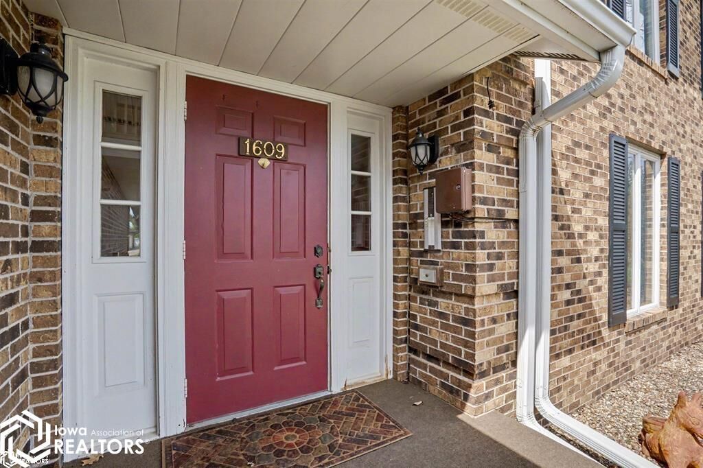 Property Photo:  1609 Orchard Meadow Drive A2  IA 52601 
