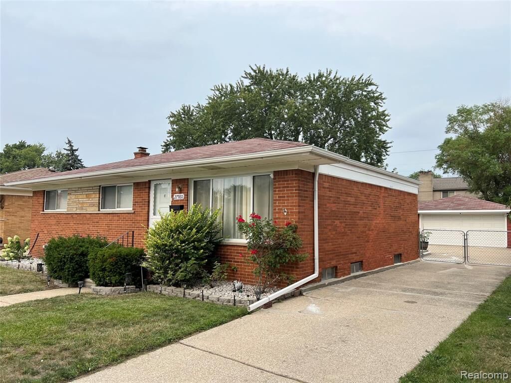 Property Photo:  27580 Jean Road  MI 48093 