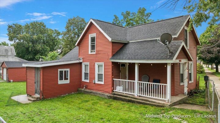 Property Photo:  1024 Butterworth Street  MI 49504-6165 