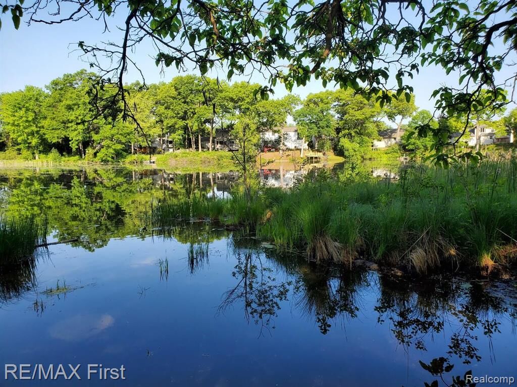 Property Photo: 4330 Hatchery Road MI 48329