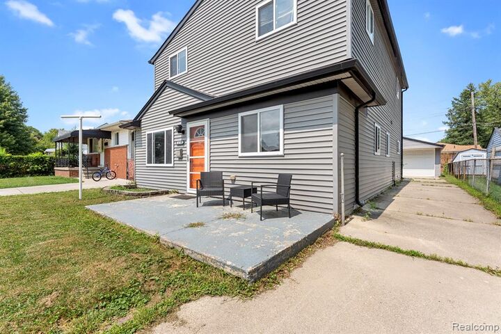 Property Photo:  21708 Powers Avenue  MI 48125 2656 