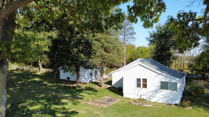 Property Photo: 41193 N Park Street MI 49079
