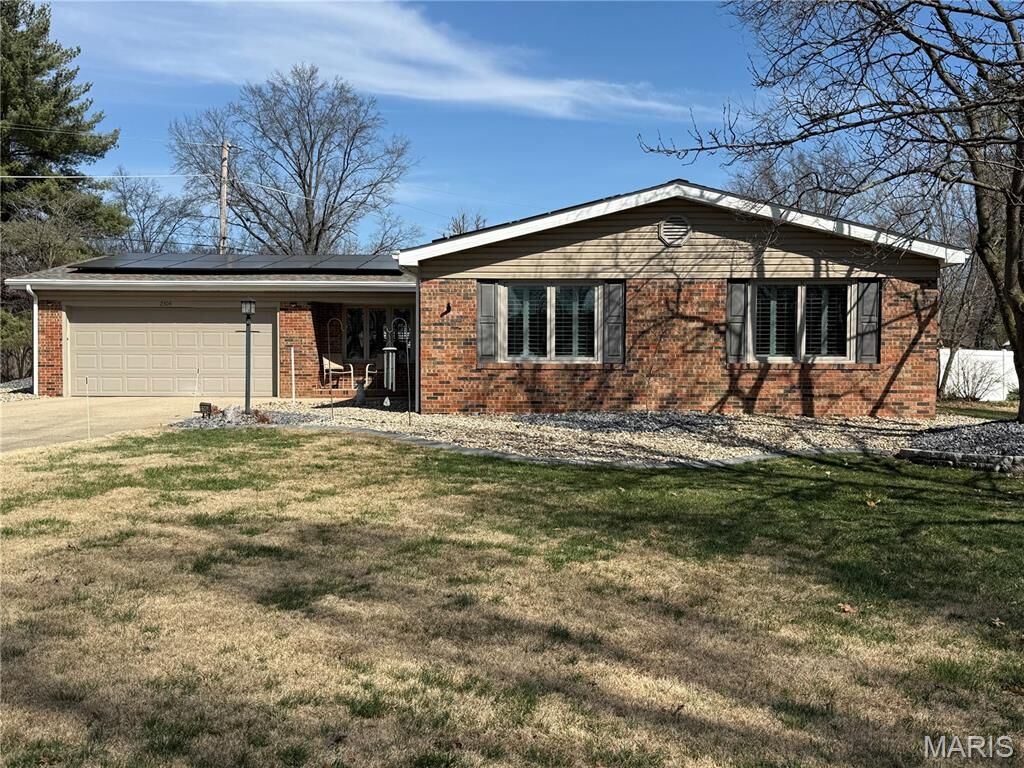 Property Photo:  2304 Fontaine Drive  IL 62002 
