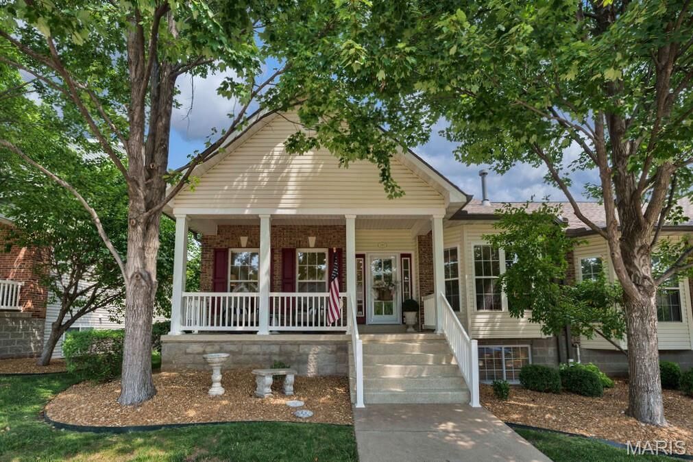 Property Photo:  781 Queens Court Place  MO 63376 