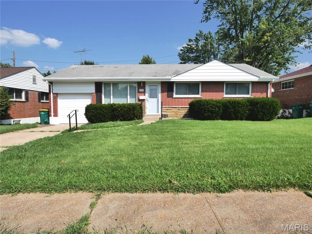 Property Photo:  9332 Bellefontaine Rd  MO 63137 