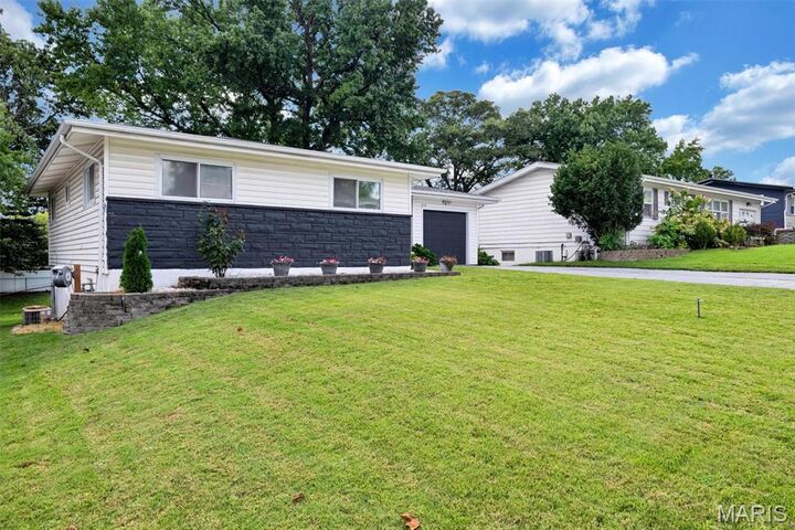 Property Photo: 218 Martigney Drive MO 63129