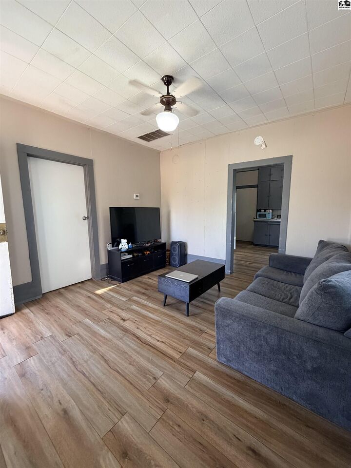 Property Photo: 510 E 2nd Ave KS 67501