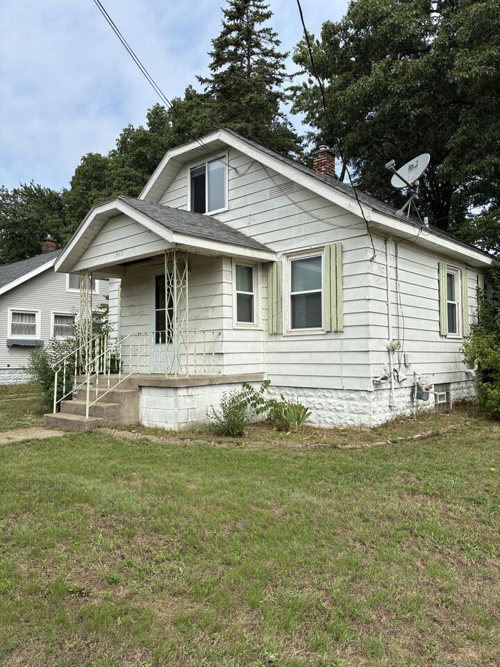 Property Photo: 1543 NE Mason Street NE MI 49503