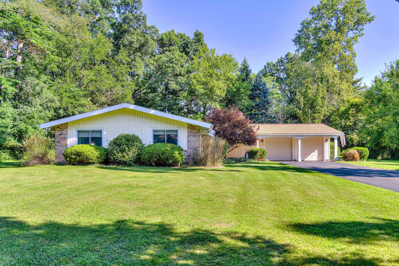 Property Photo: 1844 N Walmont Road MI 49203