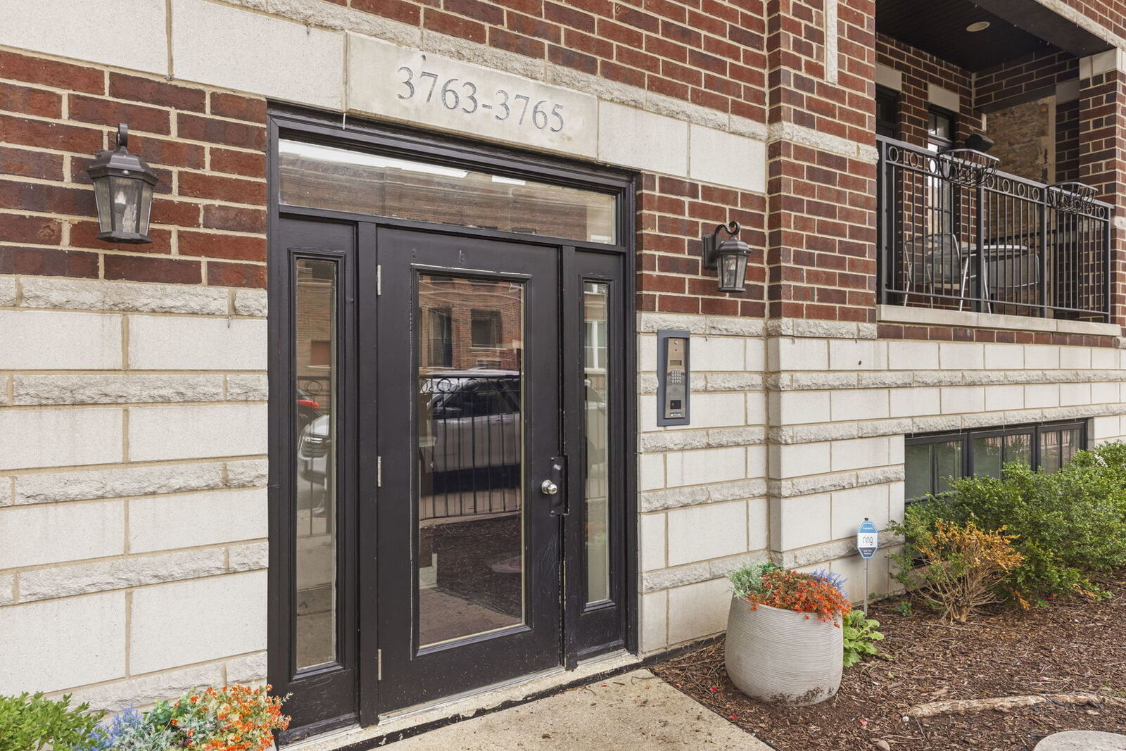 Property Photo: 3763 N Wilton Avenue Gs IL 60613