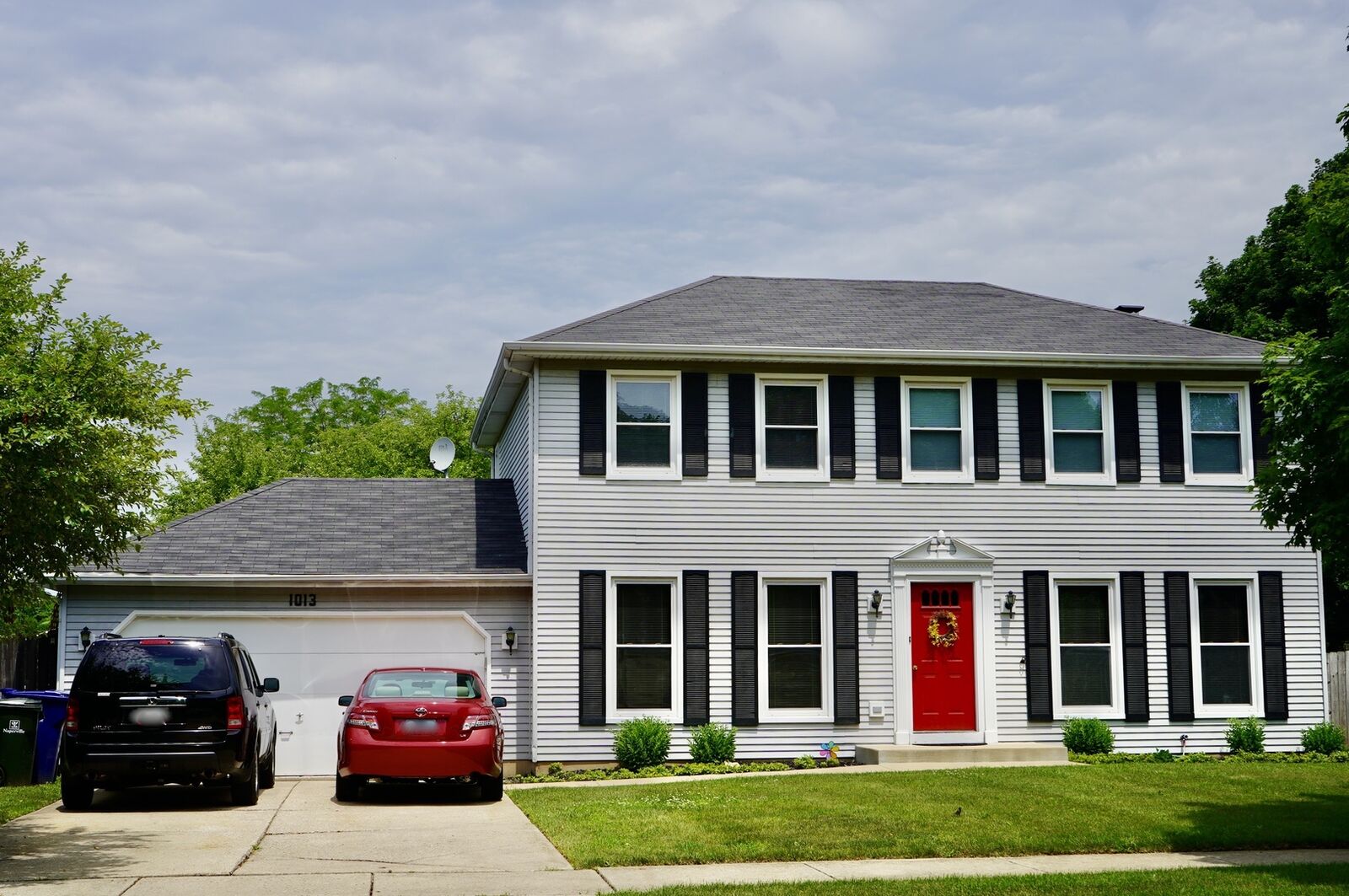 Property Photo: 1013 E Benton Avenue IL 60540