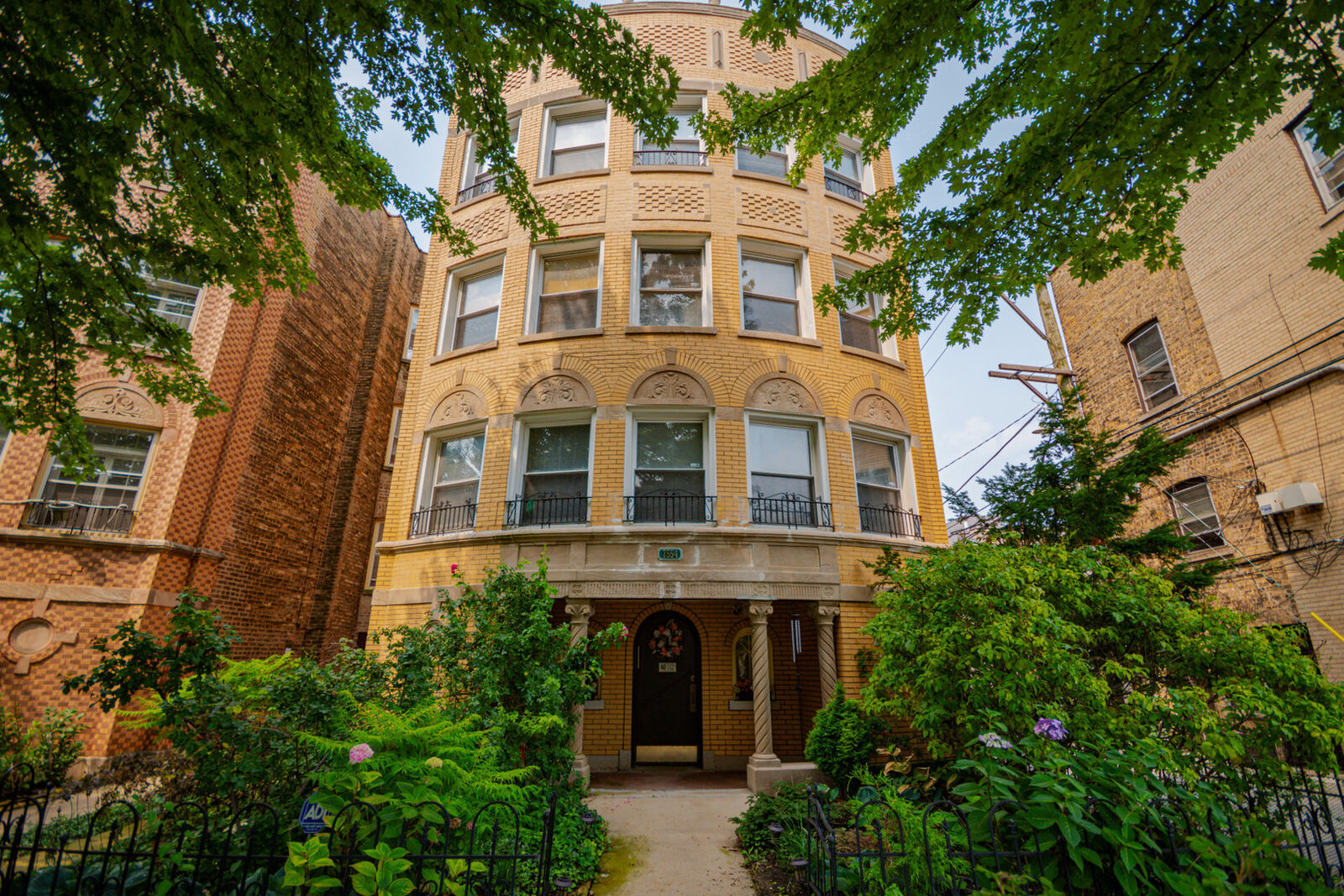 Property Photo:  7554 N Claremont Avenue 2  IL 60645 