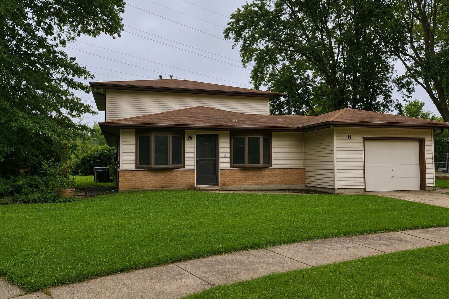 Property Photo:  8 Wayne Court  IL 60466 