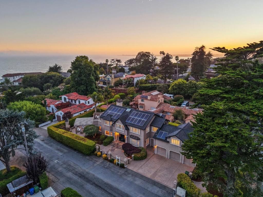 Property Photo:  400 Seaview Drive  CA 95003 