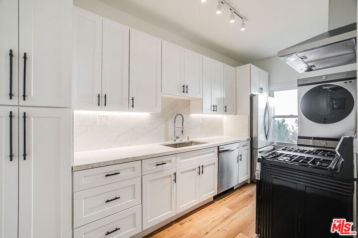 Property Photo: 151 N Swall Drive 1 CA 90211