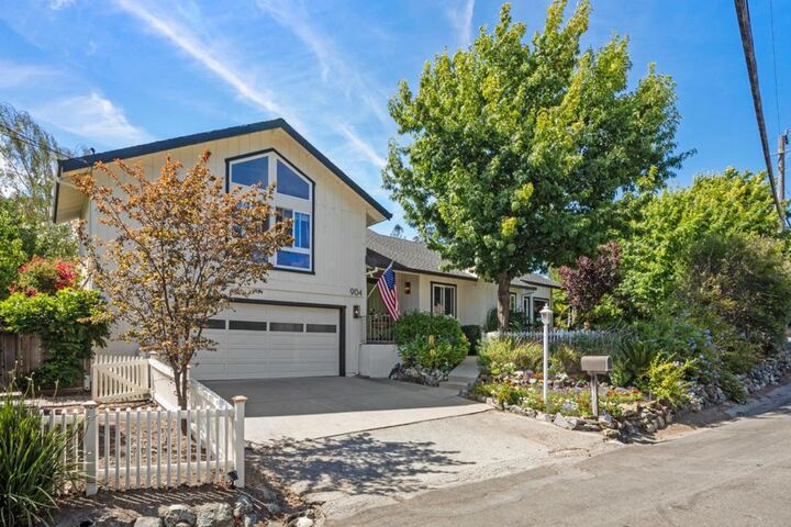 Property Photo: 904 Lakeview Way CA 94062