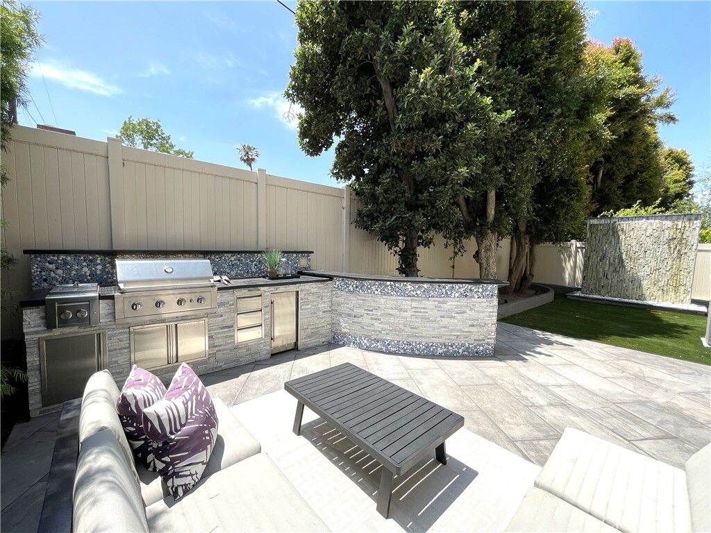 Property Photo:  533 Daniel Freeman Circle  CA 90301 