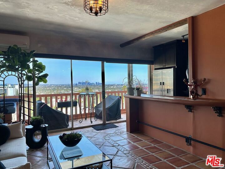 Property Photo: 999 N Doheny Drive 708 CA 90069